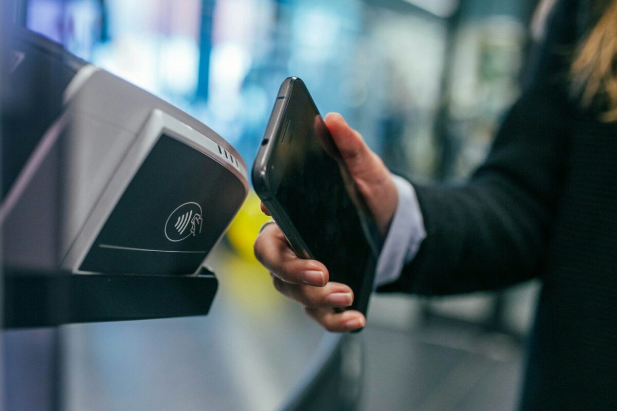 Maximizing Digital Revenue: How Mobile Fintech Solutions Empower Online Entrepreneurs in 2026